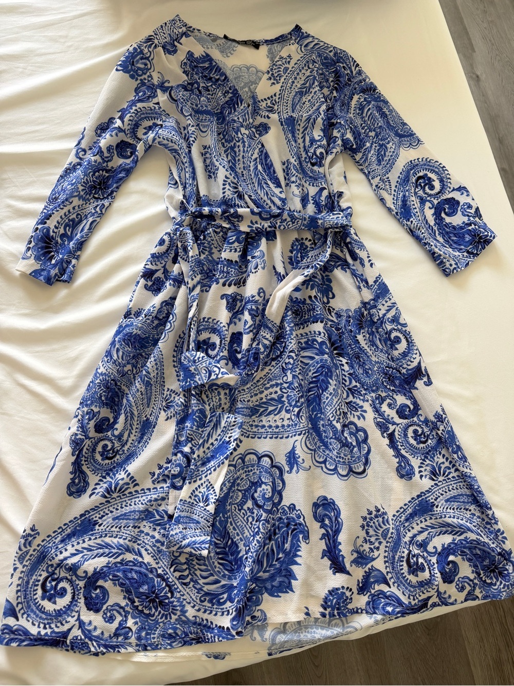 Boohoo White and Blue Paisley Wrap Midi Dress